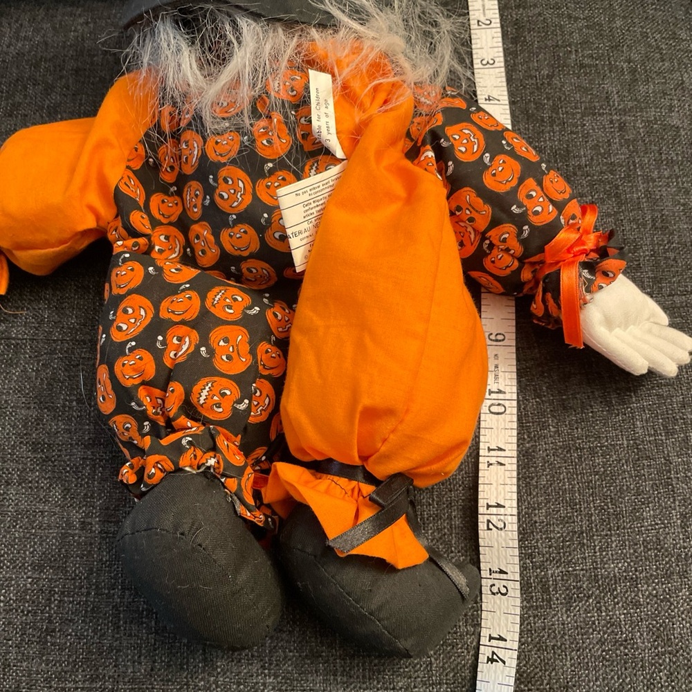 1992 vintage Halloween witch decoration. - Picture 8 of 8